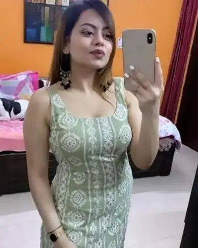 Call Girl in Maloya